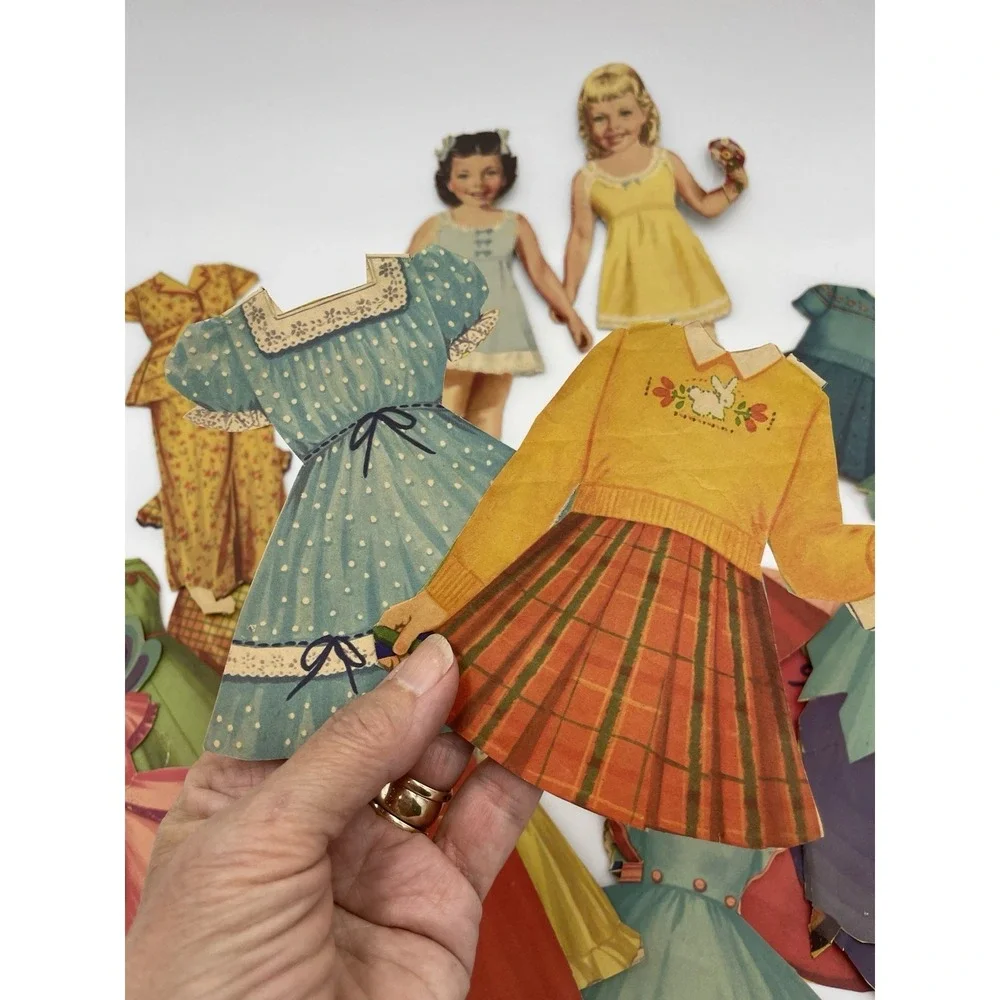Vtg  Sue &‎ Susie Paperdolls + 24 Pc Lot Clothes Accessories Hats